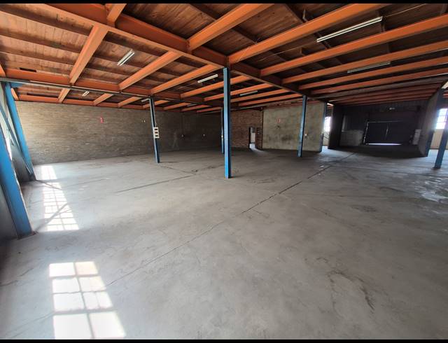 2,100M² WAREHOUSE TO LET IN HERIOTDALE